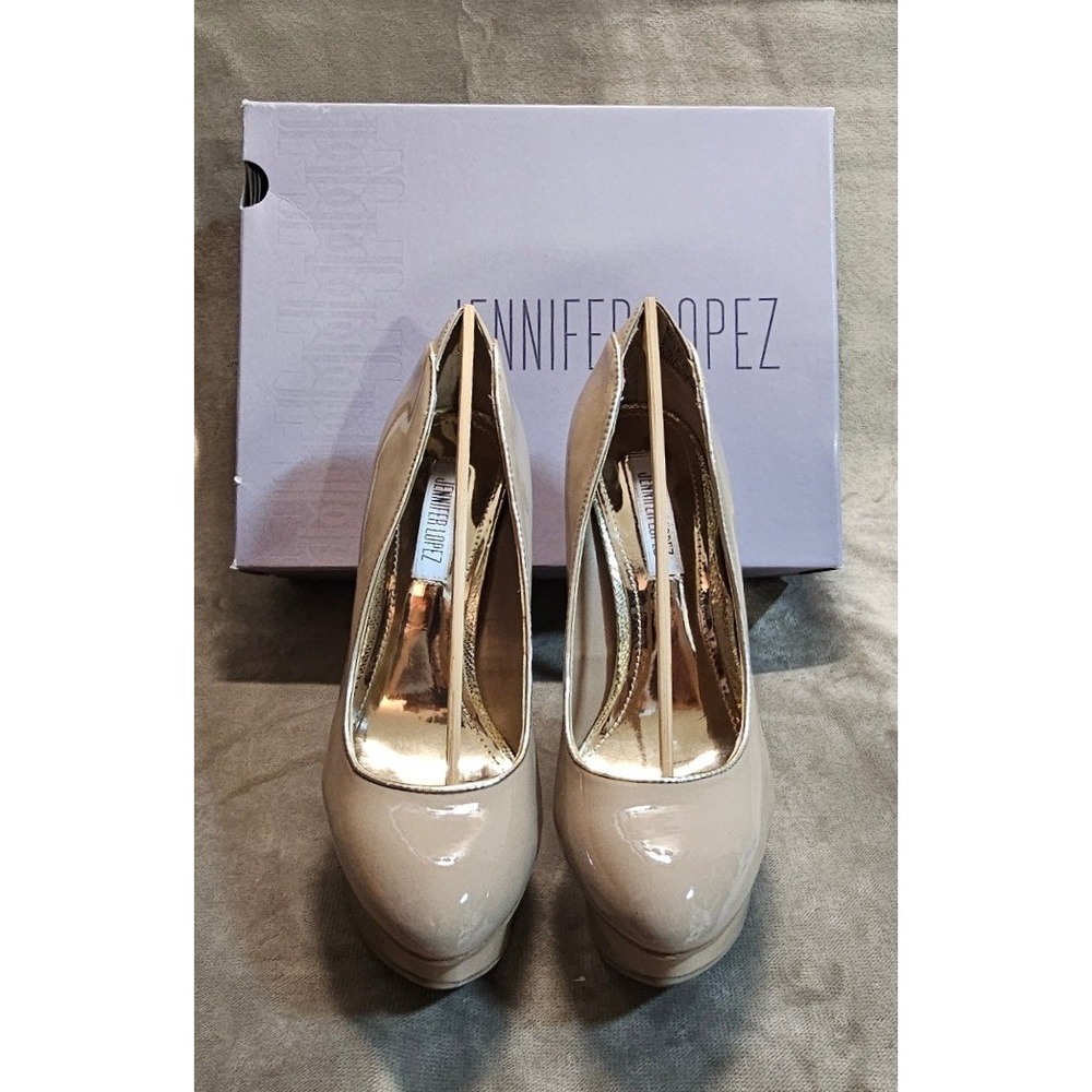 Jennifer Lopez Caliente Nude Patent Platform Pumps Heels Silver Trim Size 9